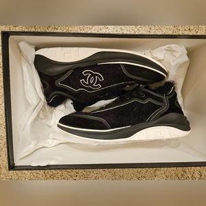 Preowned authentic Chanel Sneakers size 43
